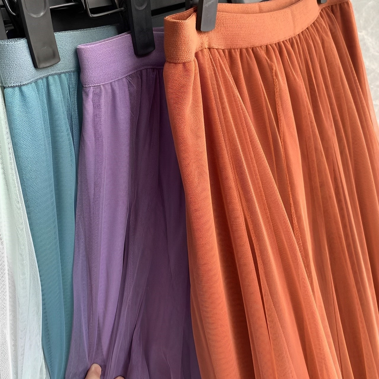 Maleah – Πλισέ μίντι φούστα από δίχτυ