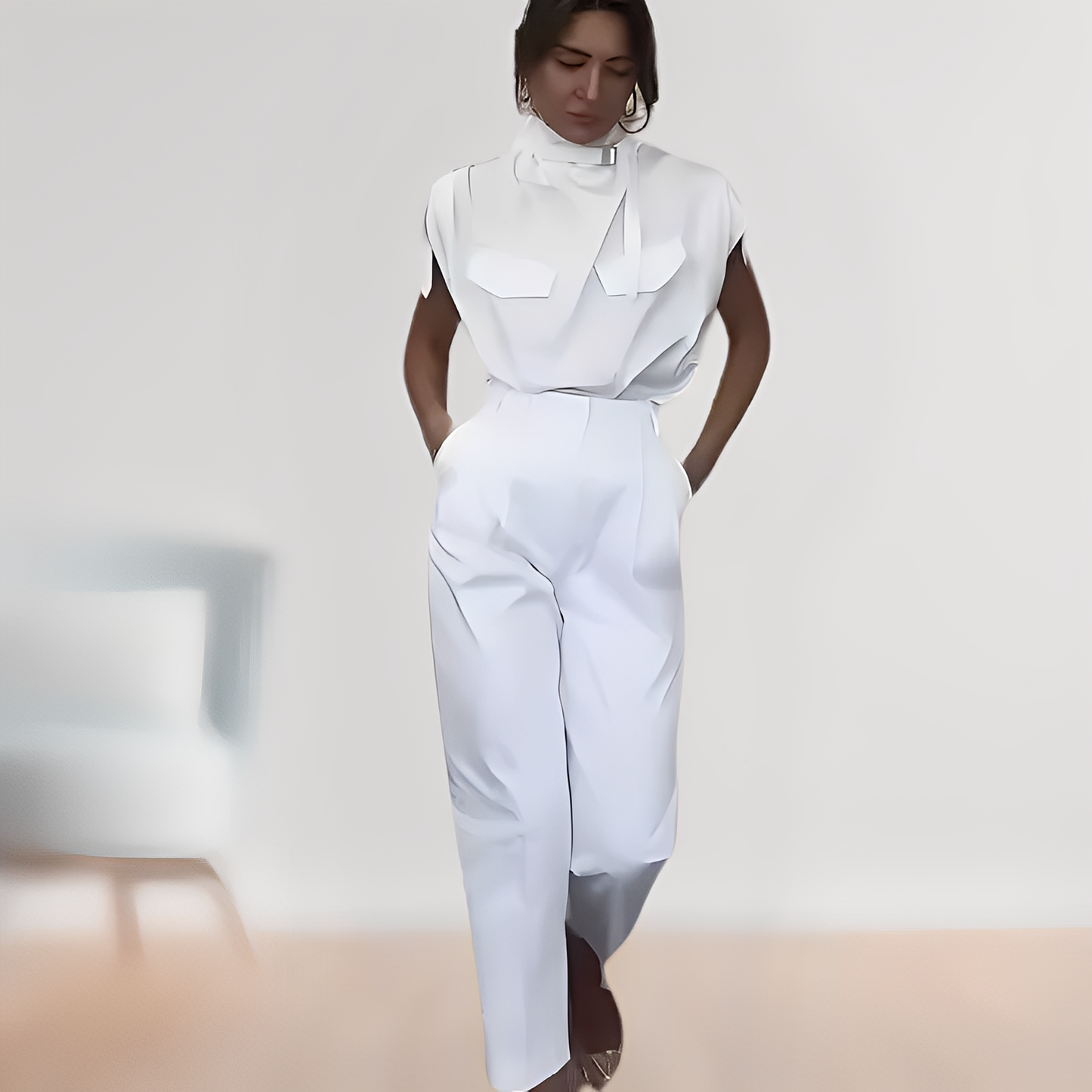 Leona – Μοντέρνα αμάνικη φόρμα