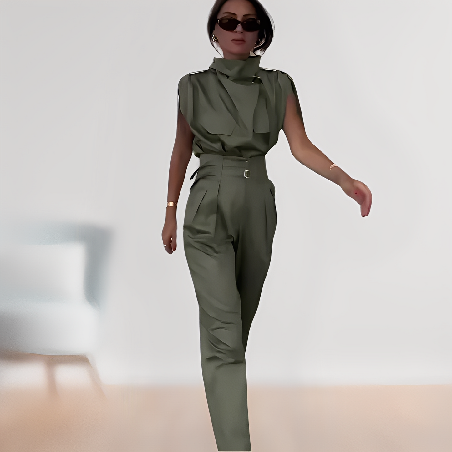 Leona – Μοντέρνα αμάνικη φόρμα